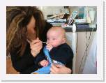 060319 Emily und der erste Moehrchenbrei (08) * 2048 x 1536 * (824KB)